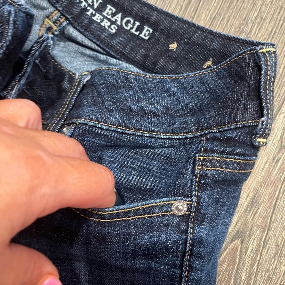 American Eagle Artist Crop Jeans Low Rise Pockets Stretch Denim Dark Wash Size 2 - Picture 4 of 12